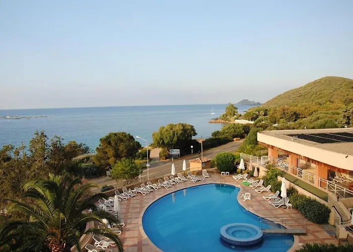 Appartement Vaiana Avec Piscine En Bord De Mer