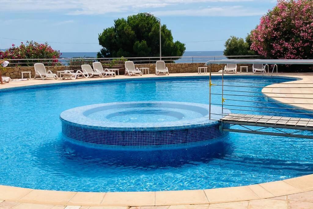 Vaiana Avec Piscine En Bord De * Ajaccio (Corsica)